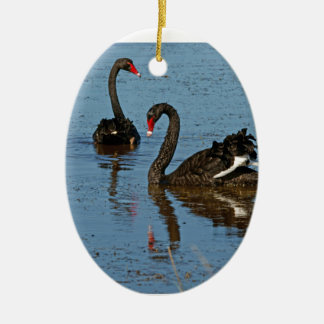 Paar van zwarte zwanen keramisch ornament
