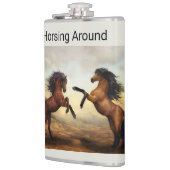 paar wilde paarden fles heupfles (Links)