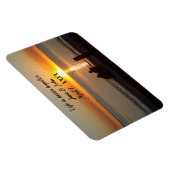 Paar zit op strand bij Sunset Jubileum Magnet Magneet (Rechterzijde)