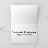 Paar zit op strand op de Kaart van het Sunset Jubi (Binnen)