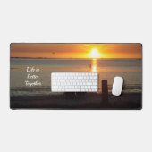 Paar zittend op Florida Beach Desk Mat (Keyboard & Muis)