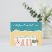 Paar Zonnebaden op Strand Custom Text Vakantie Feestdagenkaart (Staand voorkant)