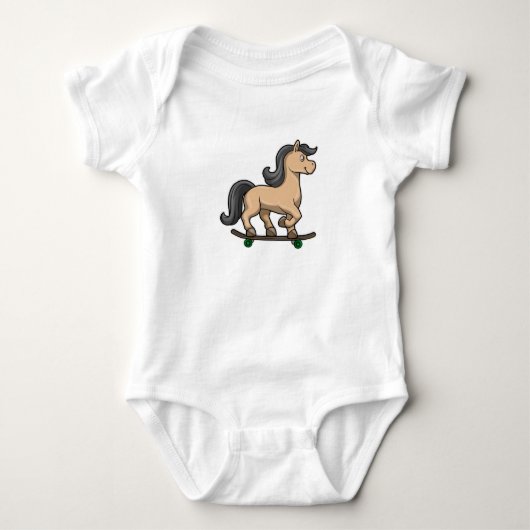 Paard als schaatser met skateboard romper (Voorkant)