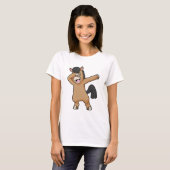 Paard bij Hip Hop Dance Dab T-shirt (Voorkant volledig)