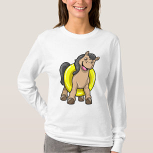 Paard bij strand met draaiende ring t-shirt