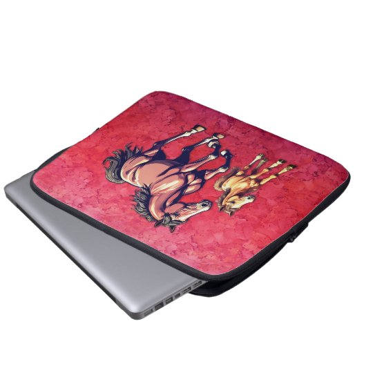 Paard en veulen op getextureerde achtergrond laptop sleeve (Voorkant onderkant)