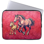 Paard en veulen op getextureerde achtergrond laptop sleeve (Voorkant)