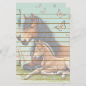 Paard en veulen rusten in een lente setting briefpapier (Voorkant / Achterkant)