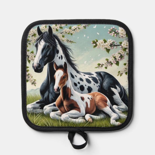 Paard en veulen rusten te midden van bloeiende bom pannenlap (Voorkant)