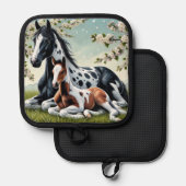 Paard en veulen rusten te midden van bloeiende bom pannenlap (Voorkant / Achterkant)