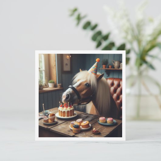 Paard eten taart verjaardag uitnodiging, Paard lie Kaart (Staand voorkant)