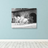 Paard getrokken brandweerauto, 1922 canvas afdruk (Insitu (Houten vloer))