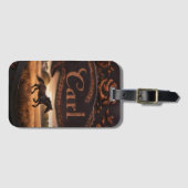 Paard hardlopen in het veld bij zonsondergang bagagelabel (Voorkant (horizontaal))