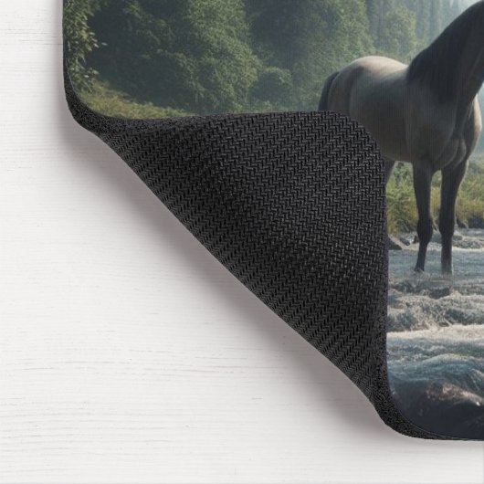Paard in de beek Mousepad Muismat (Hoek)