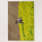 Paard in een bloemenveld legpuzzel (Verticaal)