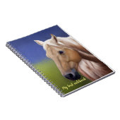 paard in een wijngroen veld in een notitieboek (Rechterzijde)