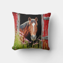 Paard in schuurdeur met wilde bloemen kussen