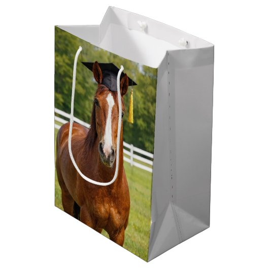 Paard met een afstudeerhoed medium cadeauzakje (Voorkant Gekanteld)