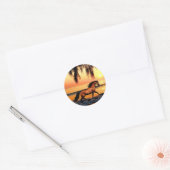 Paard op het strand bij zonsondergang ronde sticker (Envelop)