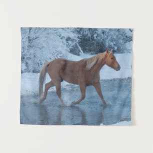 Paard rijden in de winter op Hideout Ranc Wandkleed