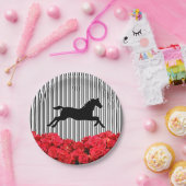 Paard Silhouette Rode Rozen Zwarte Strepen Derby Papieren Bordje (Feest)