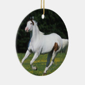 Paard van verf die in grijs veld loopt keramisch ornament (Rechts)