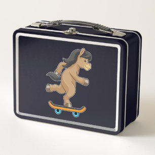 Paarden als Skater met skateboard