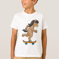 Paarden als Skater met skateboard