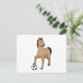 Paarden als Voetbalspeler met Voetbal Briefkaart (Staand voorkant)