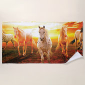 Paarden bij zonsondergang strandlaken (Voorkant)