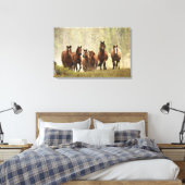 Paarden cresting kleine heuvel tijdens afronding canvas afdruk (Insitu (Slaapkamer))
