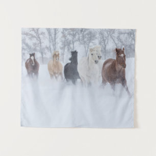 Paarden die door de sneeuw rennen wandkleed