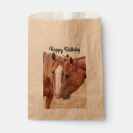 Paarden die elkaar in een weiland aaien bedankzakje