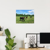 Paarden die grazen in een groendeeg poster (Thuiskantoor)