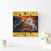 Paarden die in een slecht bliksemstorm vechten vierkante klok (Huis)