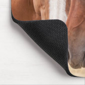 Paarden die in een weiland snuiven muismat (Hoek)