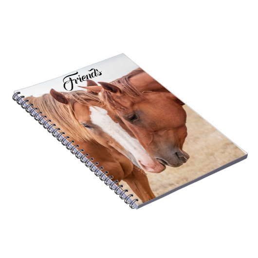 Paarden die in een weiland snuiven notitieboek (Rechterzijde)