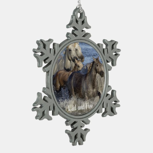 Paarden die in het water galmen tin sneeuwvlok ornament (Links)