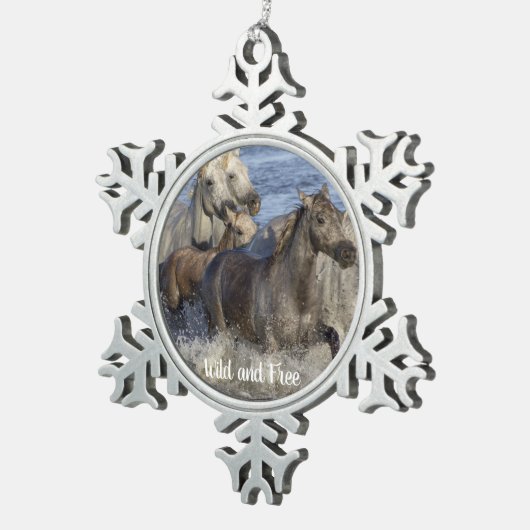 Paarden die in het water galmen tin sneeuwvlok ornament (Rechts)