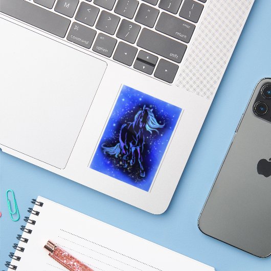 Paarden die lopen bij de Starry Blue Night Sticker (Laptop met iPhone)