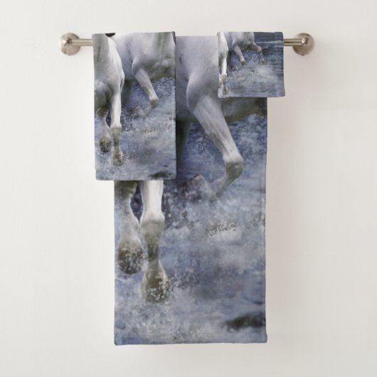 Paarden die lopen met kussens bad handdoek (Insitu)