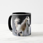 Paarden die lopen met kussens mok (Voorkant links)