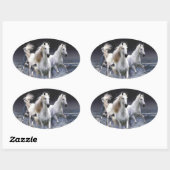 Paarden die lopen met kussens ovale sticker (Vel)