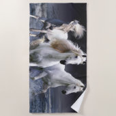 Paarden die lopen met kussens strandlaken (Voorkant)
