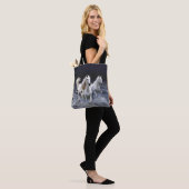 Paarden die lopen met kussens tote bag (Op model)