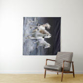 Paarden die lopen met kussens wandkleed (In Situ (horizontaal))