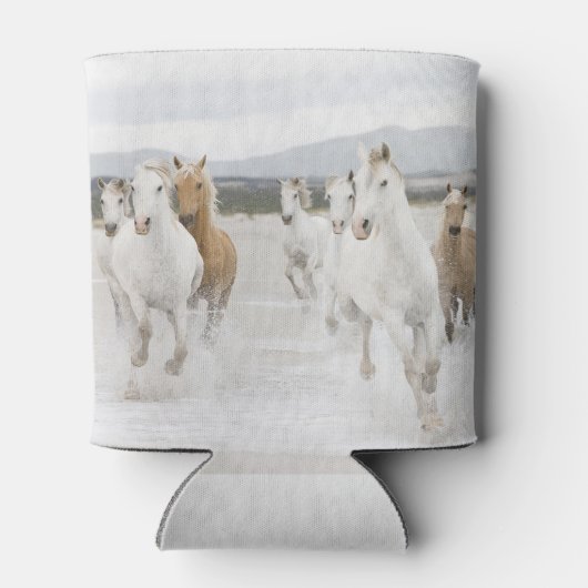 Paarden die op het strand lopen blikjeskoeler (Achterkant)