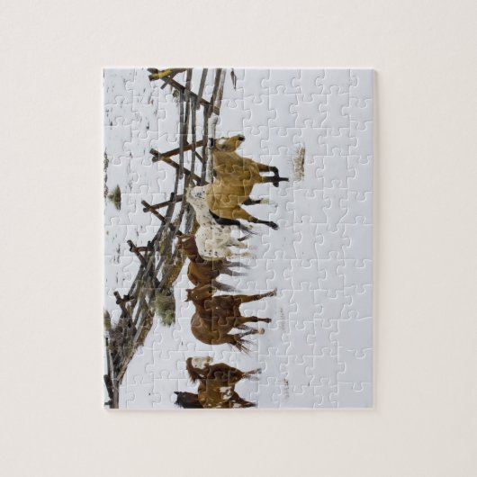 Paarden die op sneeuw lopen legpuzzel (Verticaal)