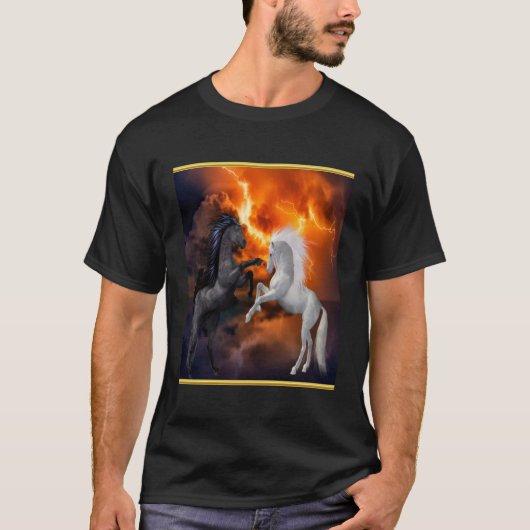 Paarden die vechten in een slecht bliksemstorm t-shirt (Voorkant)