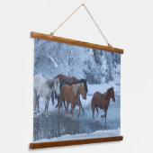 Paarden drijven in de winter hangend wandkleed (Gebogen)